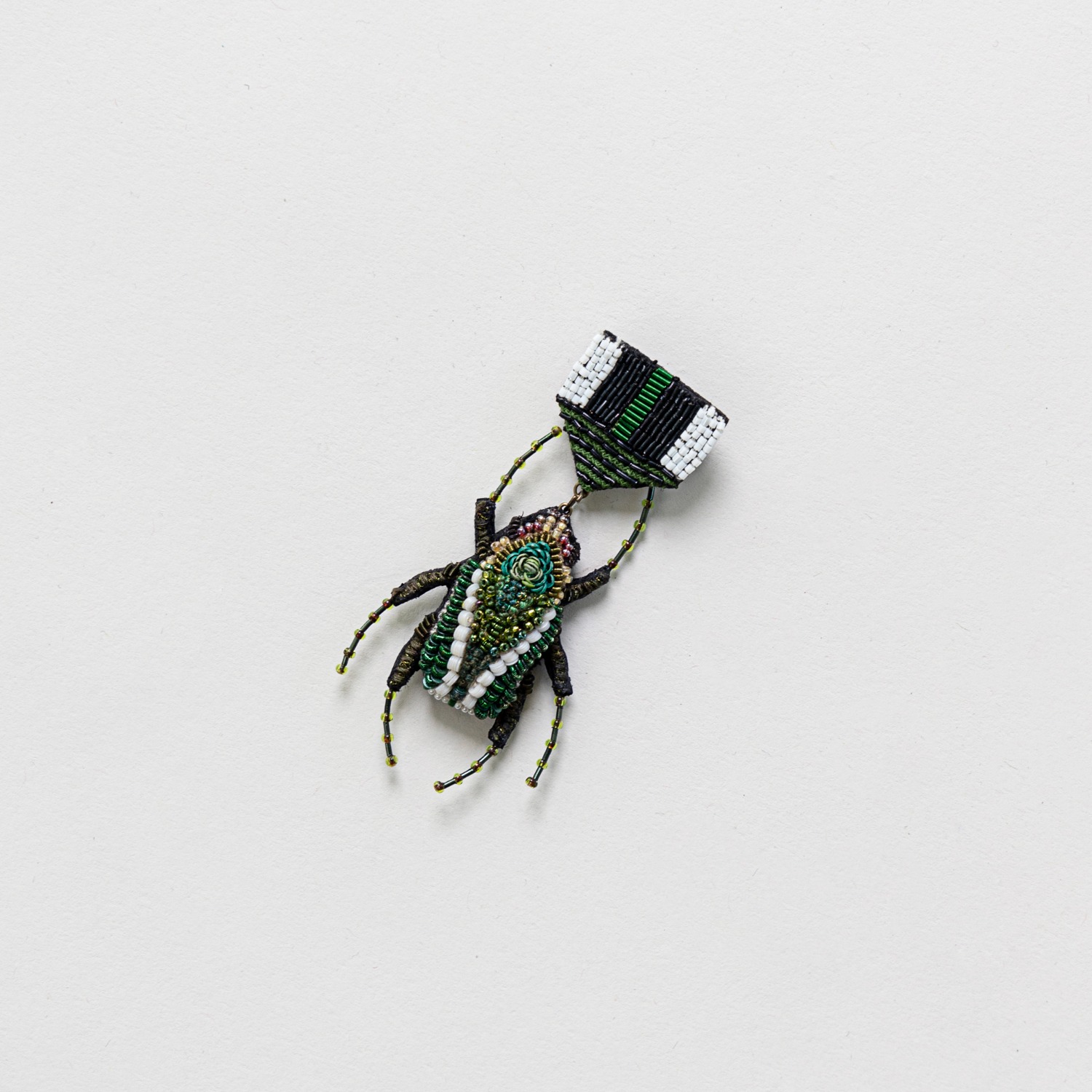 TROVELORE Striped Green Beetle Honor Medal Brooch Pin