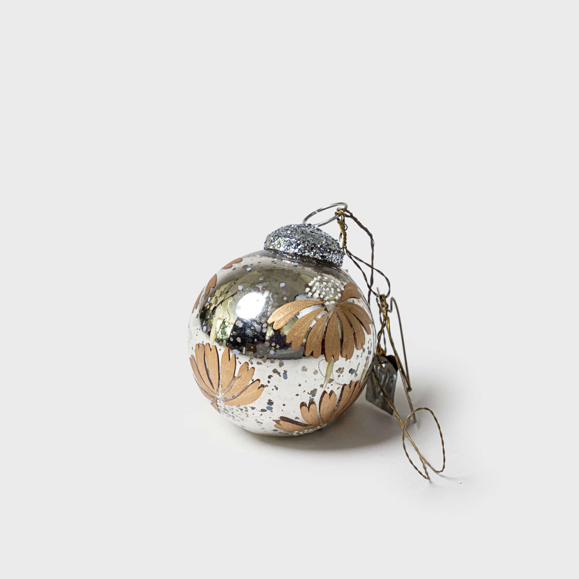 WALTHER&amp;CO Baubles Christmas Daisy Ball Gold