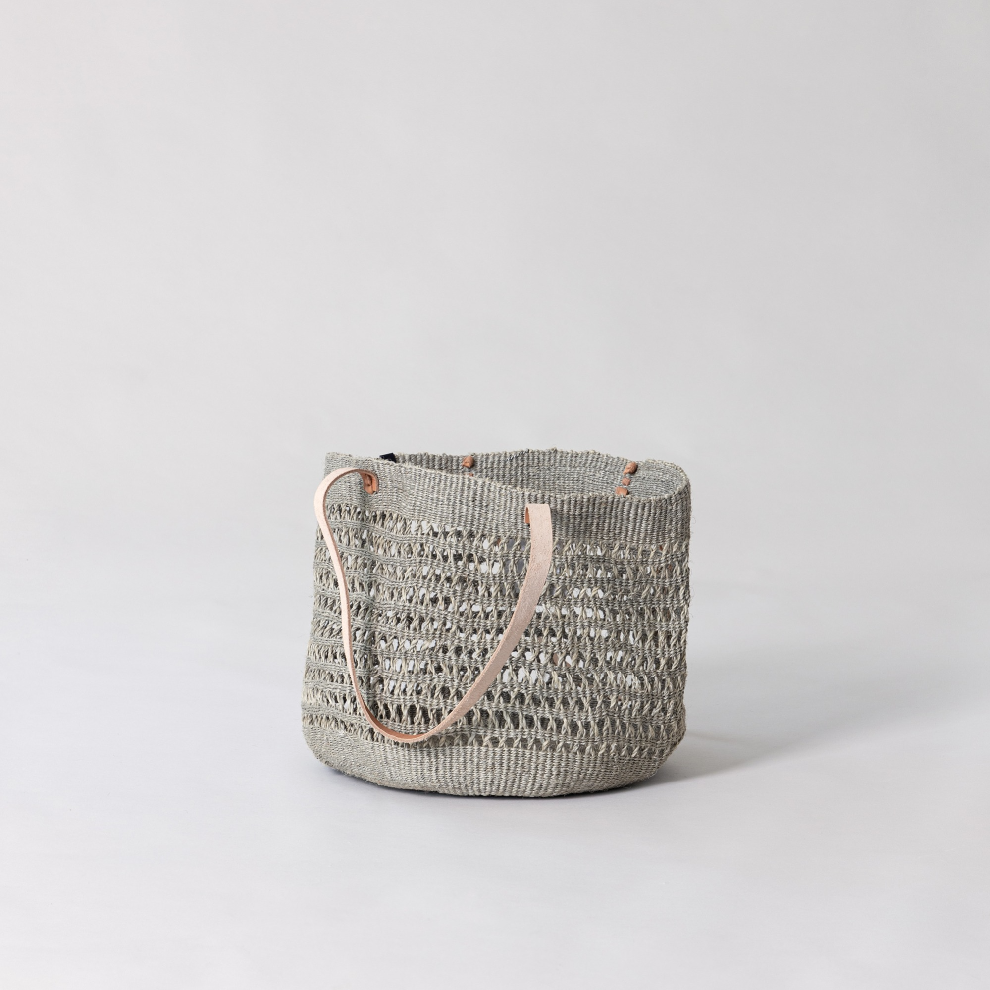 Mifuko Kiondo Shopper Basket - Sisal Light Grey Open Weave M